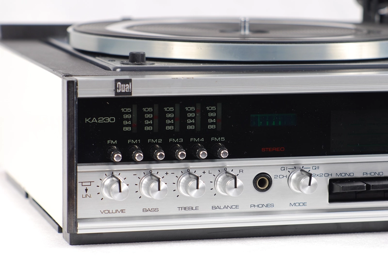 Wzmacniacz i gramofon Dual KA230