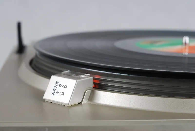 Gramofon Dual.